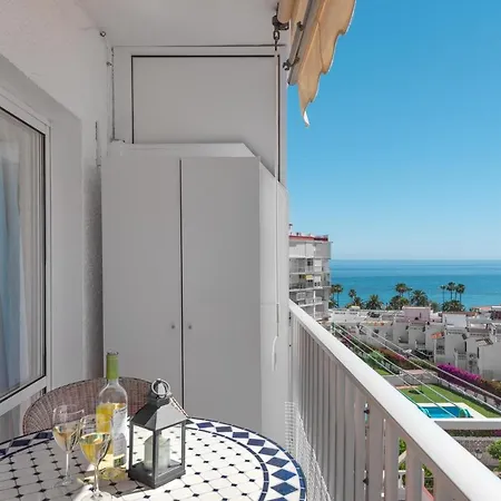 Cozy Next To The And Center Appartamento Nerja